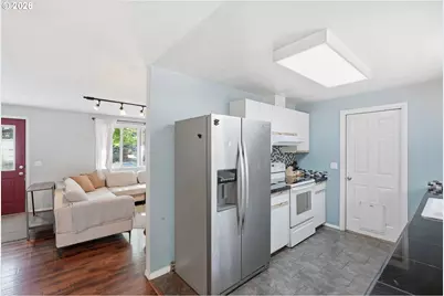 823 SE Polaris Ct, Bend, OR 97702 - Photo 12