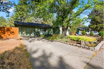 823 SE Polaris Ct, Bend, OR 97702 - Photo 4