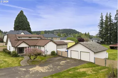11885 SE Summers Ln, Clackamas, OR 97015 - Photo 2