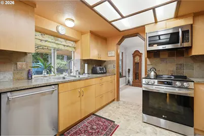36305 Yocum Loop, Sandy, OR 97055 - Photo 6