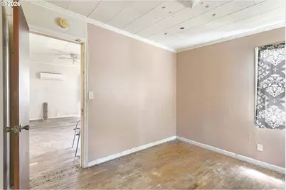 915 NE 4th St, Gresham, OR 97030 - Photo 6