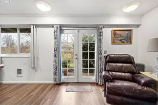 2132 W 14th Ct, Eugene, OR 97402 - Photo 12