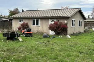 804 W N St, Springfield, OR 97477 - Photo 2