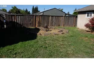 804 W N St, Springfield, OR 97477 - Photo 2