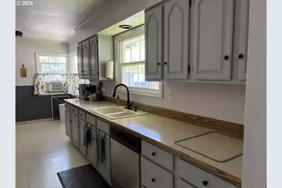 403 S Canyon Blvd, John Day, OR 97845 - Photo 2