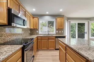 10788 SW Oriole Cir, Beaverton, OR 97007 - Photo 14