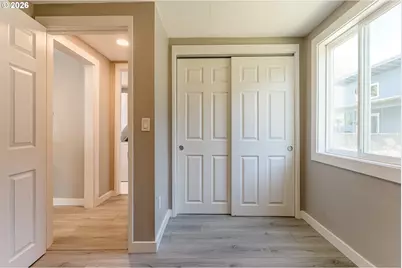310 19th St, Springfield, OR 97477 - Photo 18