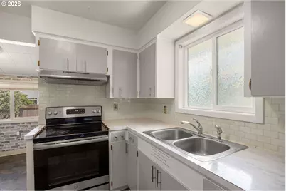 4818 NE 91st Ave, Portland, OR 97220 - Photo 8