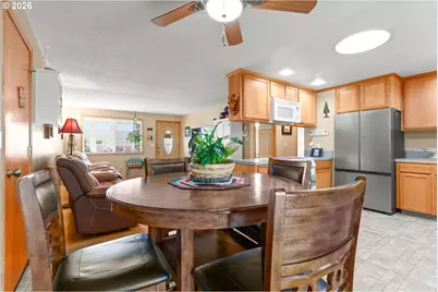 2247 Oregon Ct, Woodburn, OR 97071 - Photo 18