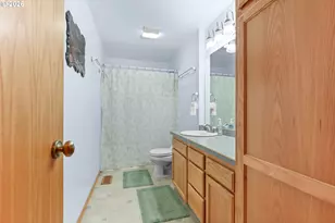 2247 Oregon Ct, Woodburn, OR 97071 - Photo 12