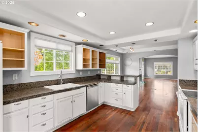 2906 NE 57th Ave, Portland, OR 97213 - Photo 4