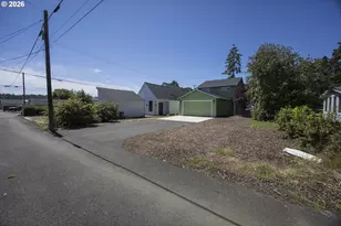 320 Oak St, Florence, OR 97439 - Photo 34