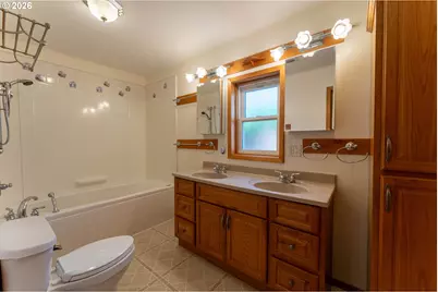5276 NE 73rd Ave, Portland, OR 97218 - Photo 8