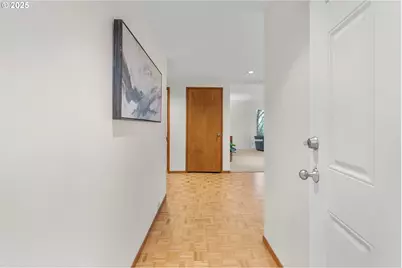 48 Eagle Crest Dr #3E, Lake Oswego, OR 97035 - Photo 2