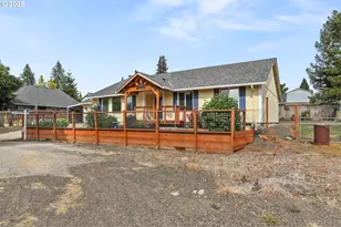 709 S Park St, Carlton, OR 97111 - Photo 6