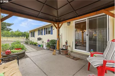 709 S Park St, Carlton, OR 97111 - Photo 8