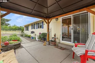 709 S Park St, Carlton, OR 97111 - Photo 8