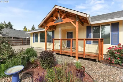 709 S Park St, Carlton, OR 97111 - Photo 4