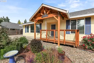 709 S Park St, Carlton, OR 97111 - Photo 4