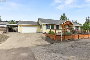709 S Park St, Carlton, OR 97111 - Photo 1