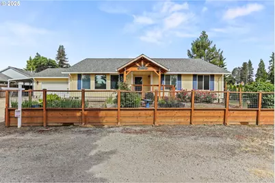 709 S Park St, Carlton, OR 97111 - Photo 6
