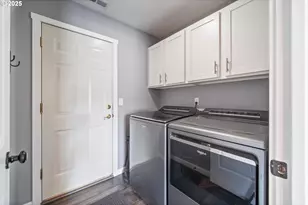 195 Bay Point Dr, Castle Rock, WA 98611 - Photo 16