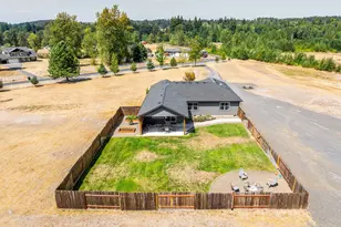195 Bay Point Dr, Castle Rock, WA 98611 - Photo 32