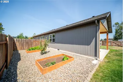 195 Bay Point Dr, Castle Rock, WA 98611 - Photo 30