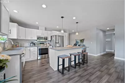 195 Bay Point Dr, Castle Rock, WA 98611 - Photo 12