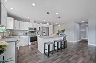 195 Bay Point Dr, Castle Rock, WA 98611 - Photo 12