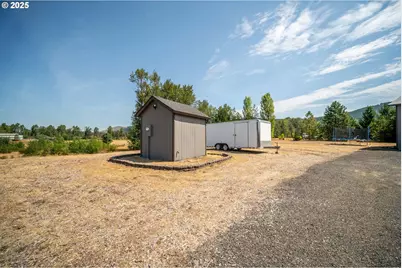 195 Bay Point Dr, Castle Rock, WA 98611 - Photo 46