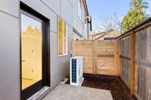 5939 SE 60th Ave, Portland, OR 97206 - Photo 10