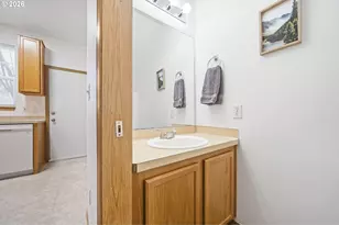 121 SE 8th Ave, Hillsboro, OR 97123 - Photo 18