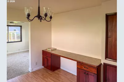 833 NE Jackson St, Roseburg, OR 97470 - Photo 4