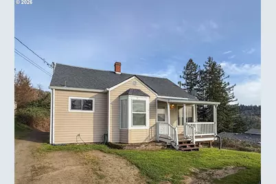 833 NE Jackson St, Roseburg, OR 97470 - Photo 1