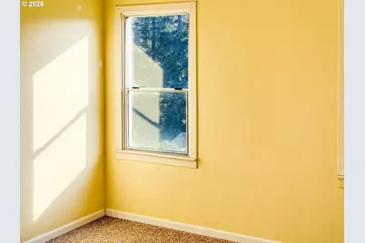 833 NE Jackson St, Roseburg, OR 97470 - Photo 8