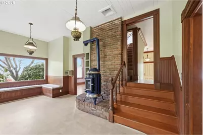 653 S River Rd, Cottage Grove, OR 97424 - Photo 6