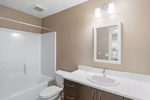 10845 E Burnside St, Portland, OR 97216 - Photo 22