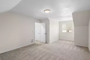 10845 E Burnside St, Portland, OR 97216 - Photo 32