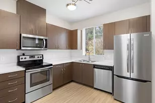 10845 E Burnside St, Portland, OR 97216 - Photo 16