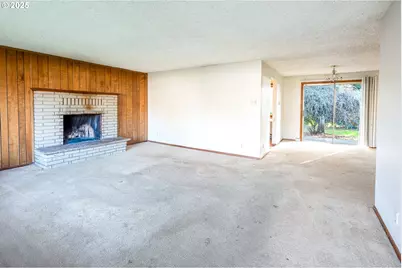 208 NW 24th St, McMinnville, OR 97128 - Photo 4