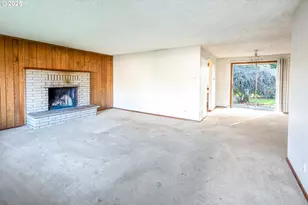 208 NW 24th St, McMinnville, OR 97128 - Photo 4