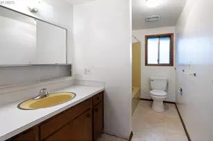 208 NW 24th St, McMinnville, OR 97128 - Photo 30