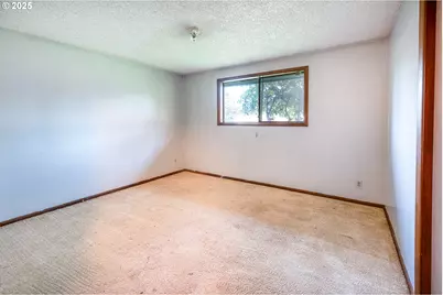 208 NW 24th St, McMinnville, OR 97128 - Photo 28