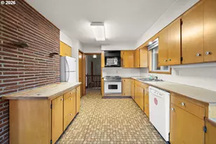 6884 S Hansen Ln, Aurora, OR 97002 - Photo 14