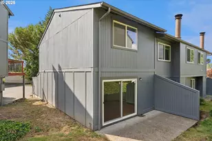 23882 NE Treehill Dr, Wood Village, OR 97060 - Photo 24