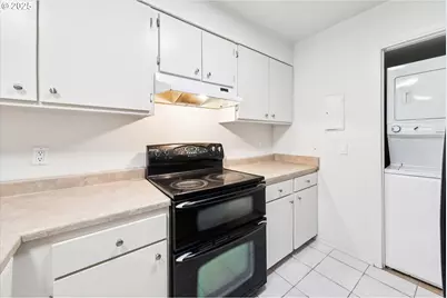 23882 NE Treehill Dr, Wood Village, OR 97060 - Photo 12