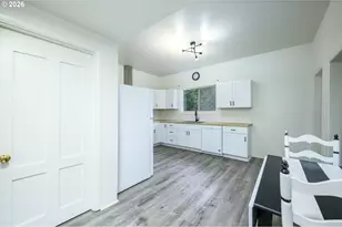 102 SE 1st St, McMinnville, OR 97128 - Photo 22