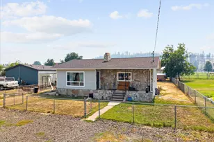402 3rd St, Wallowa, OR 97885 - Photo 2