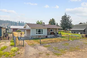 402 3rd St, Wallowa, OR 97885 - Photo 34